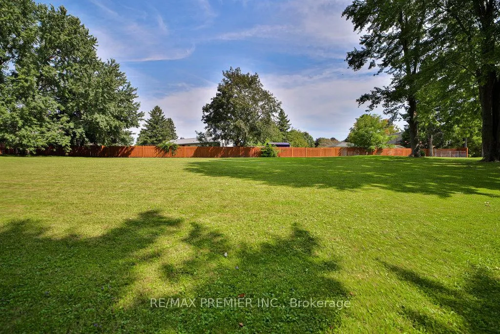 Photo 6 of 270 Conlin Road E, Oshawa, Kedron — HOMEH