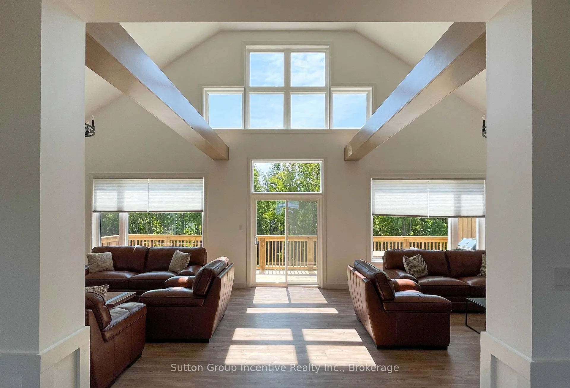 Photo 4 of 130 Arlberg Crescent, Blue Mountains — HOMEH
