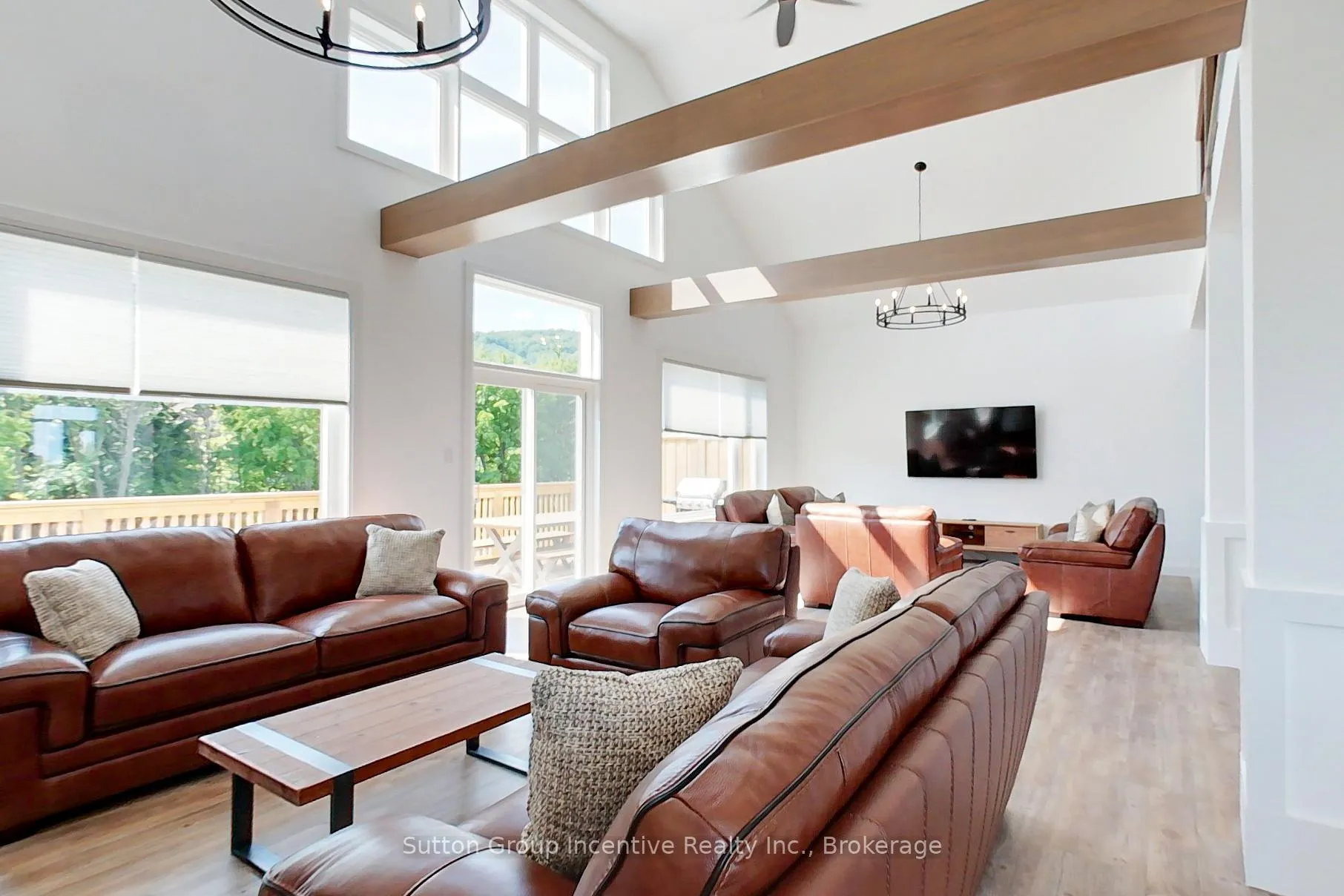 Photo 6 of 130 Arlberg Crescent, Blue Mountains — HOMEH