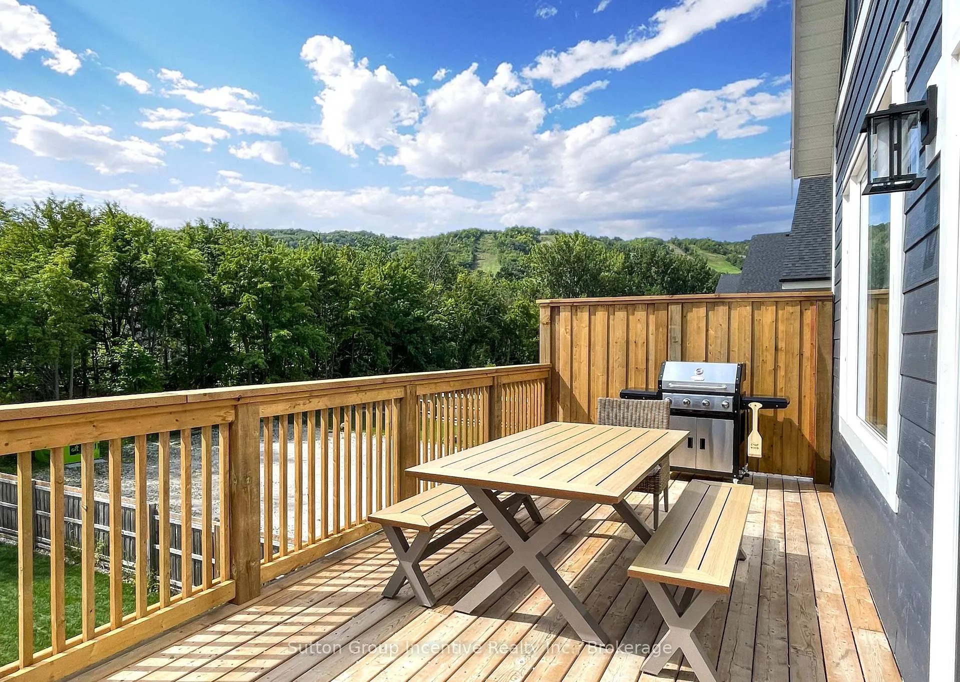 Photo 10 of 130 Arlberg Crescent, Blue Mountains — HOMEH