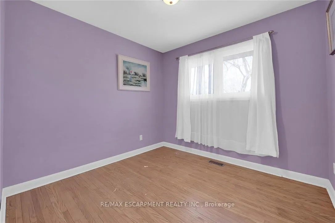 Photo 23 of 9 Gavin Drive, St. Catharines, Bunting/Linwell — HOMEH