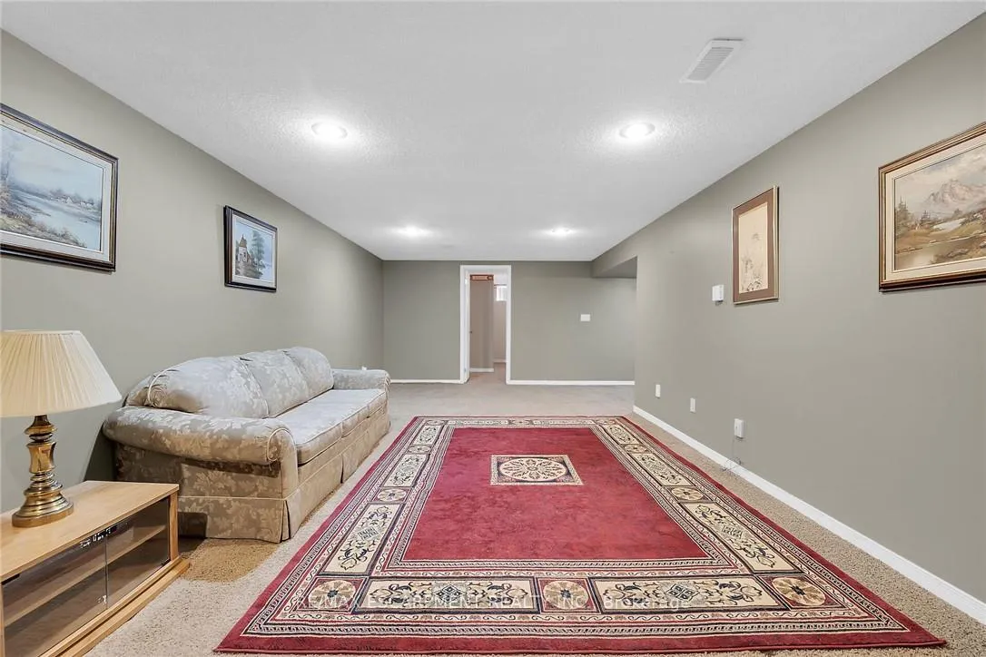 Photo 28 of 9 Gavin Drive, St. Catharines, Bunting/Linwell — HOMEH