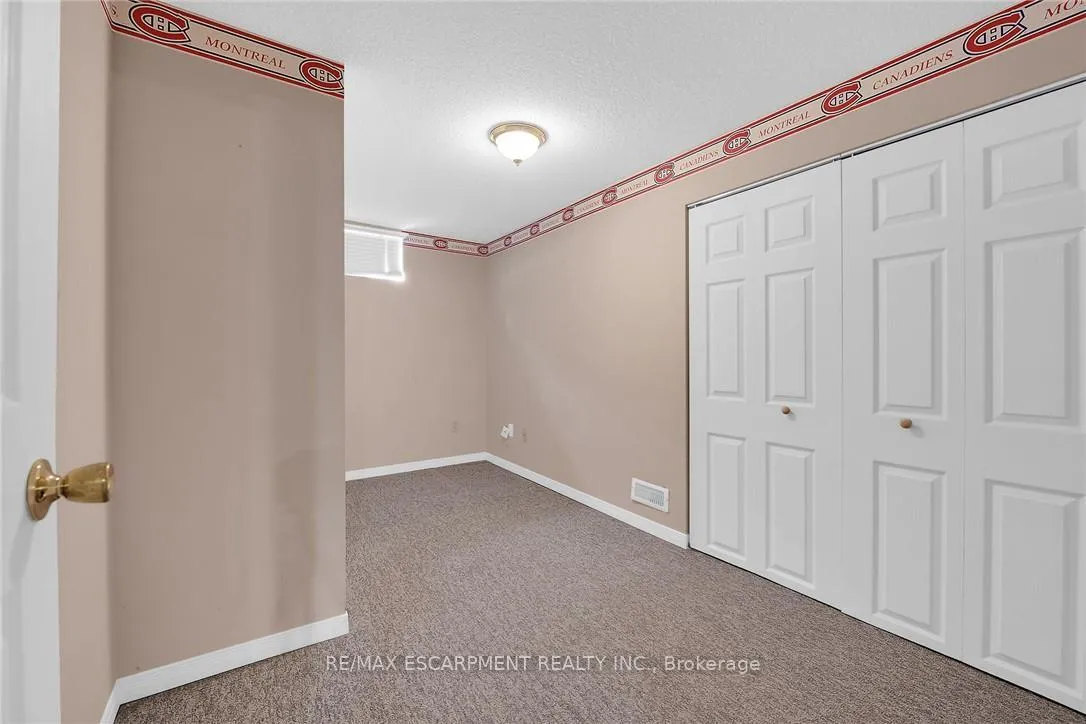 Photo 30 of 9 Gavin Drive, St. Catharines, Bunting/Linwell — HOMEH