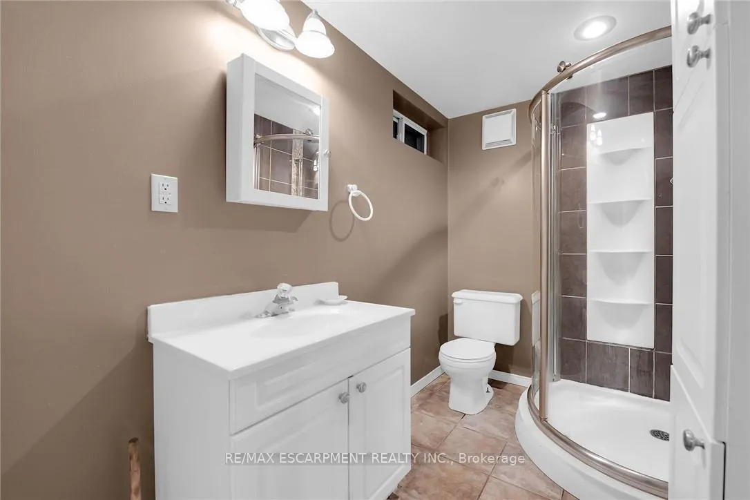 Photo 33 of 9 Gavin Drive, St. Catharines, Bunting/Linwell — HOMEH