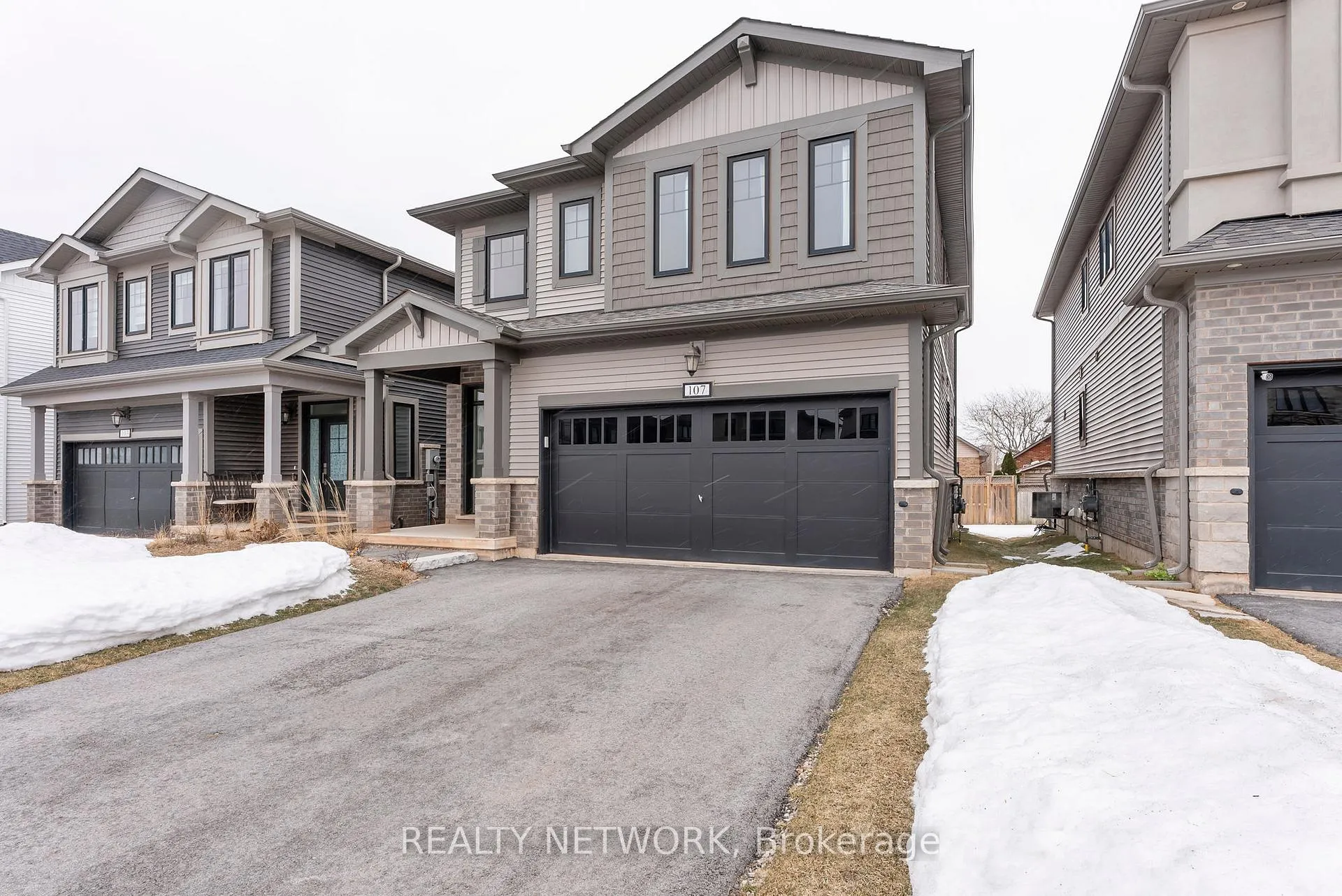 Front of 107 Starfire Crescent