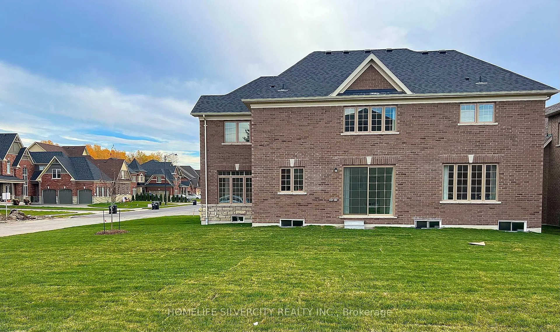 Photo 4 of 115 Rugman Crescent, Springwater, Centre Vespra — HOMEH