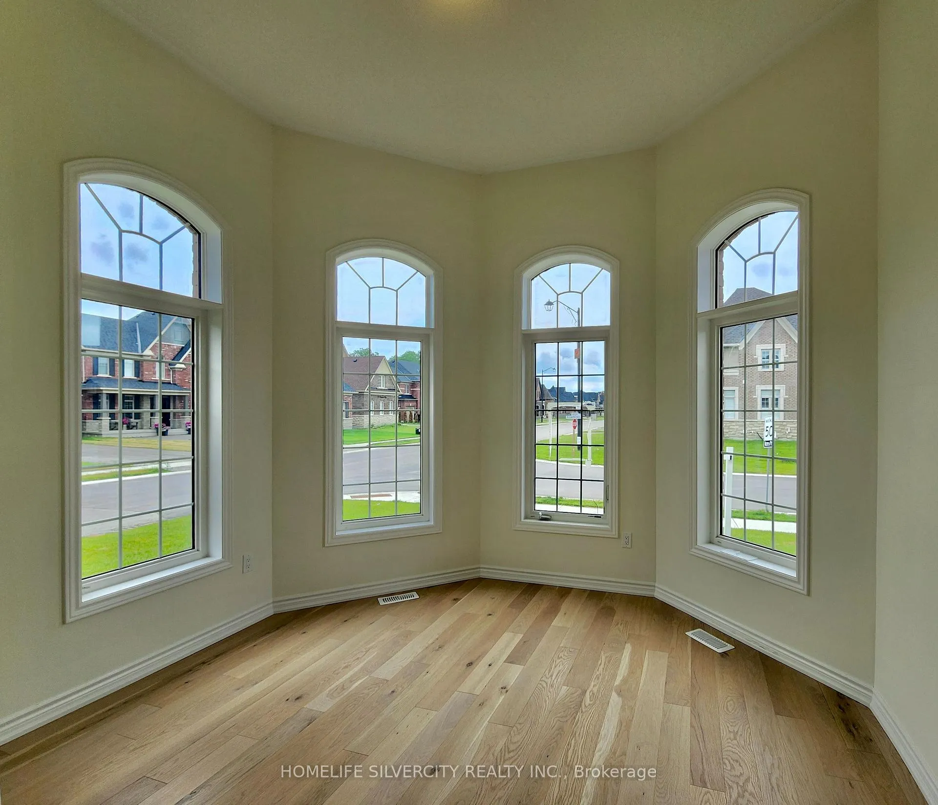 Photo 7 of 115 Rugman Crescent, Springwater, Centre Vespra — HOMEH