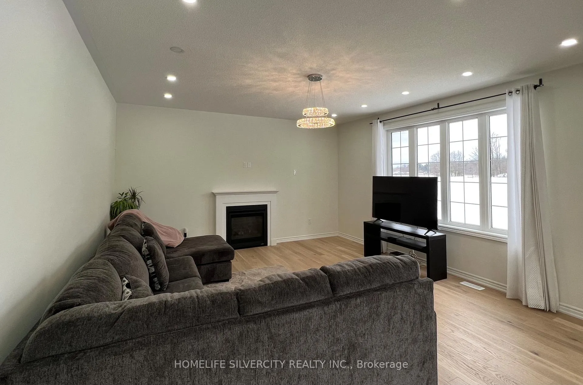 Photo 13 of 115 Rugman Crescent, Springwater, Centre Vespra — HOMEH