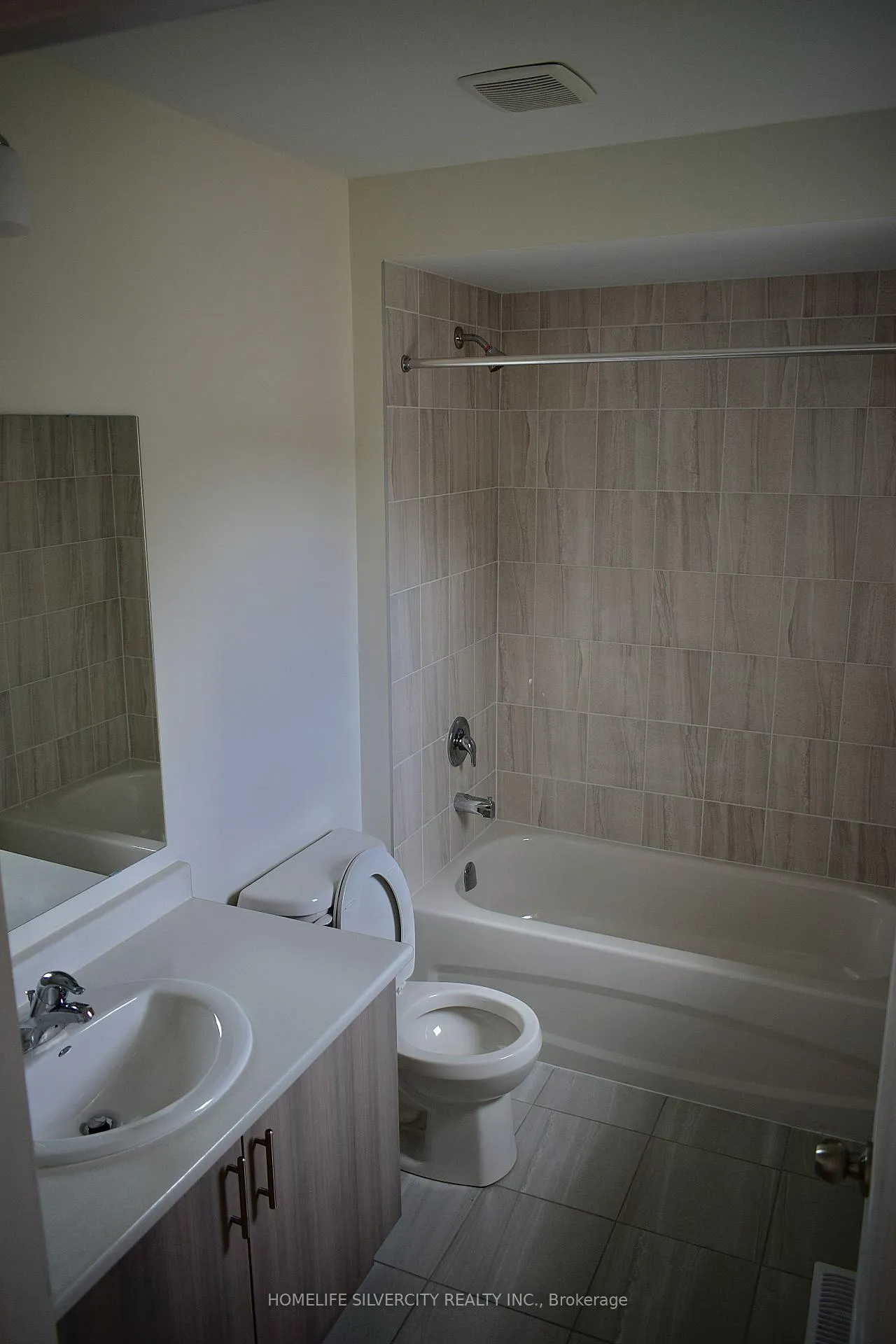 Photo 24 of 115 Rugman Crescent, Springwater, Centre Vespra — HOMEH