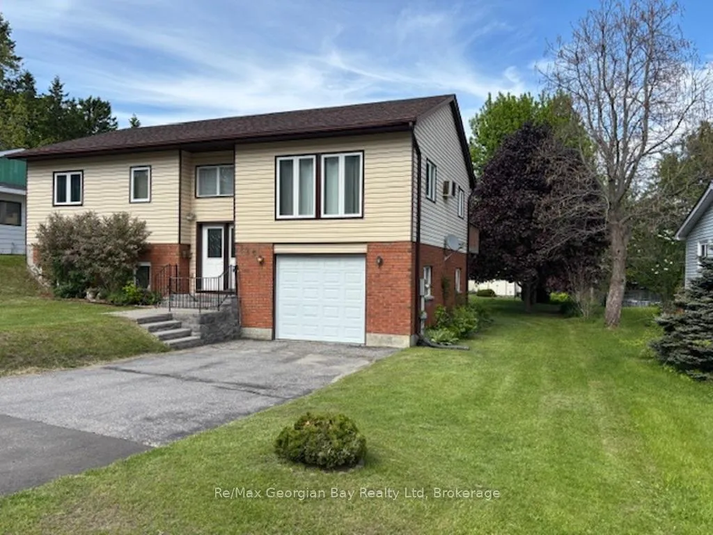 Front of 325 Ouida Street