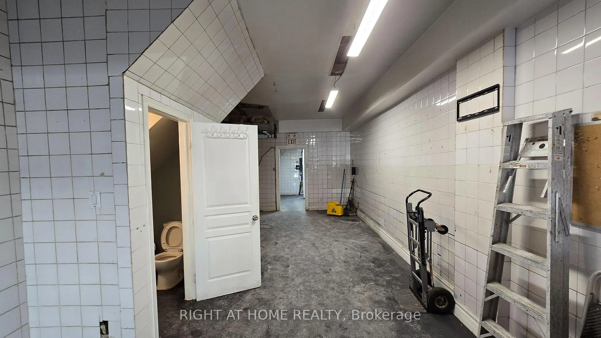 Photo 6 of 284 Avenue Road, Toronto, Casa Loma — HOMEH