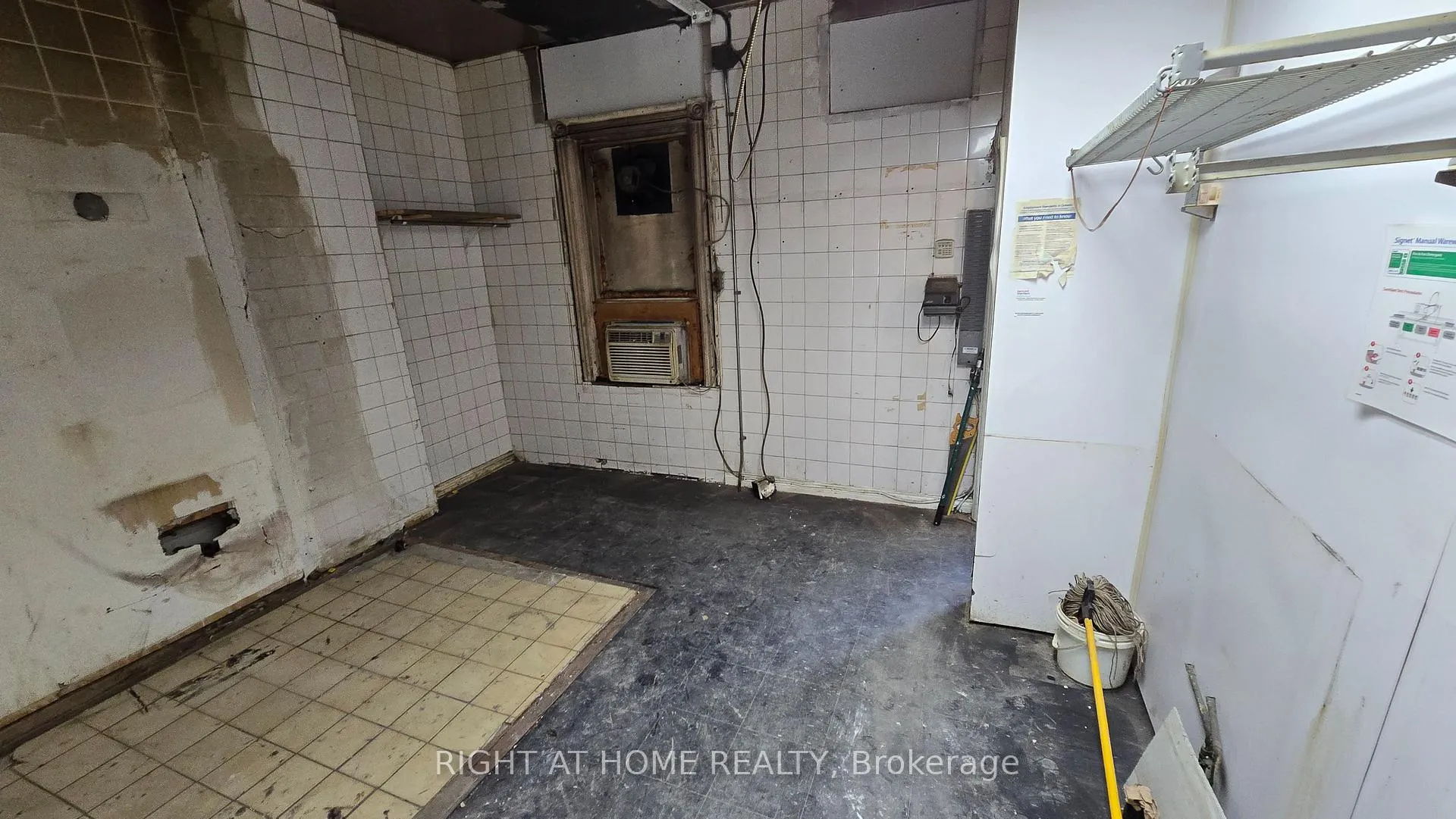 Photo 8 of 284 Avenue Road, Toronto, Casa Loma — HOMEH