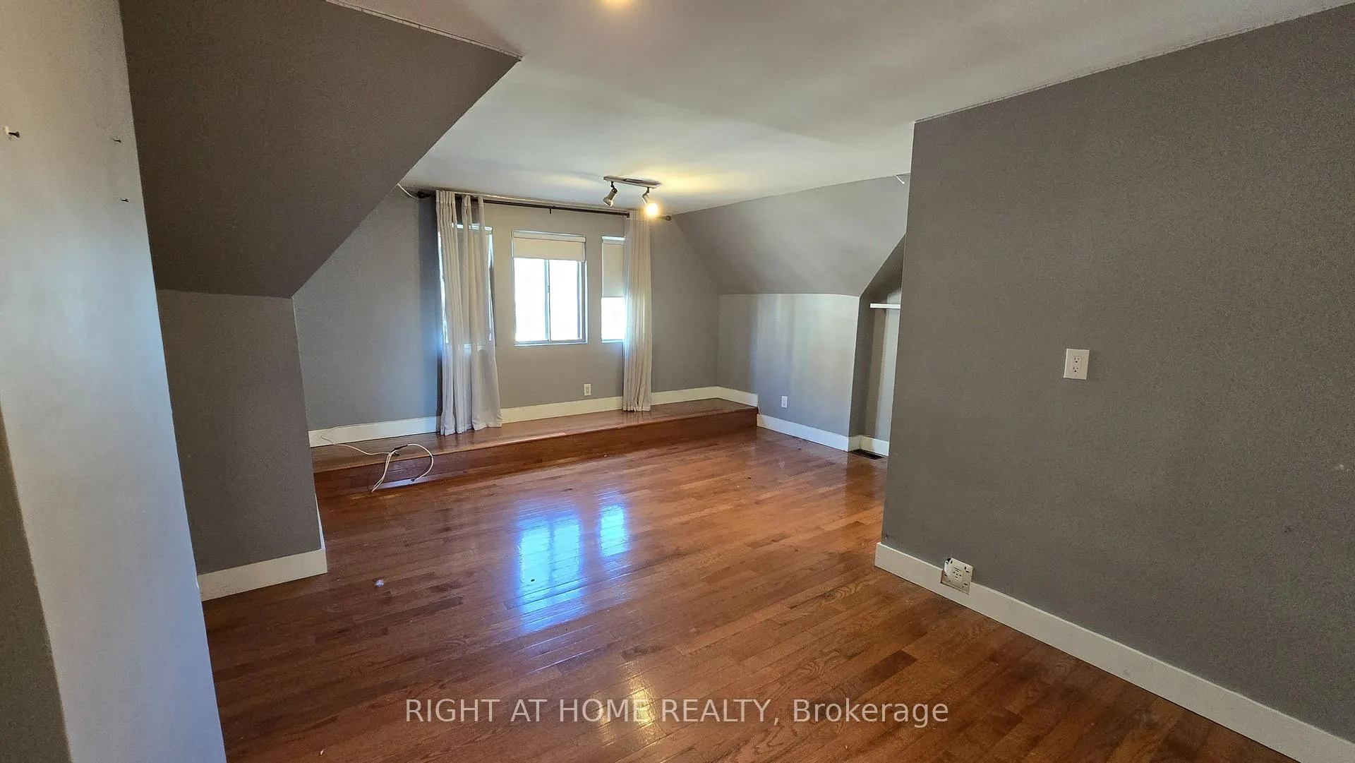 Photo 17 of 284 Avenue Road, Toronto, Casa Loma — HOMEH
