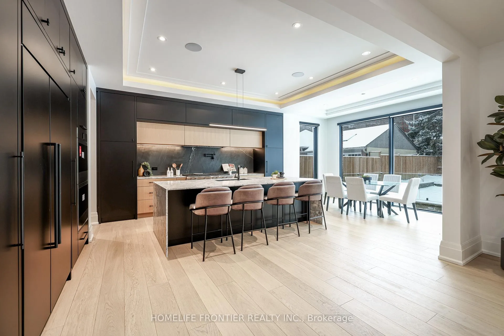 Photo 11 of 44 Alexandra Boulevard, Toronto, Lawrence Park South — HOMEH