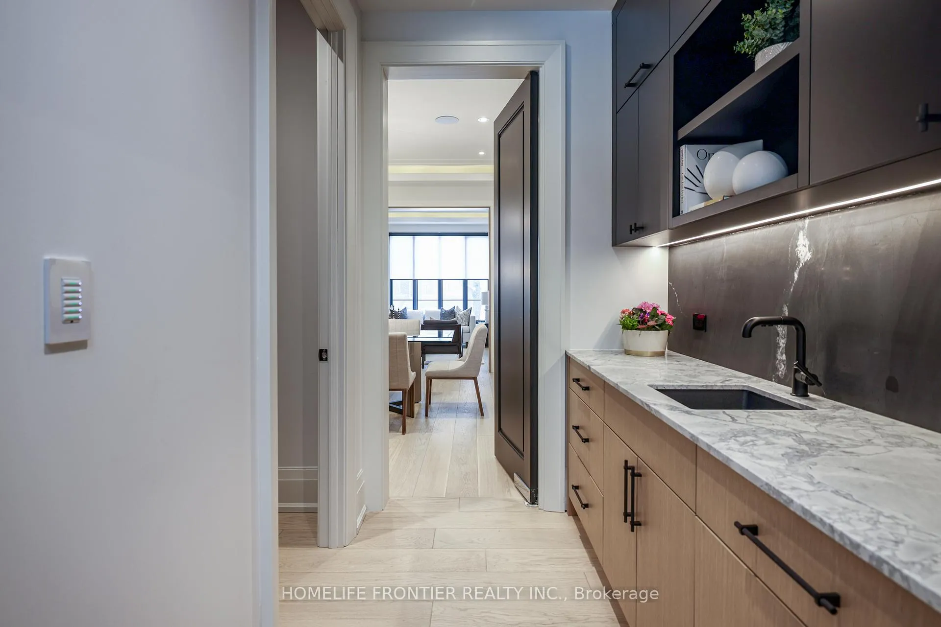 Photo 13 of 44 Alexandra Boulevard, Toronto, Lawrence Park South — HOMEH
