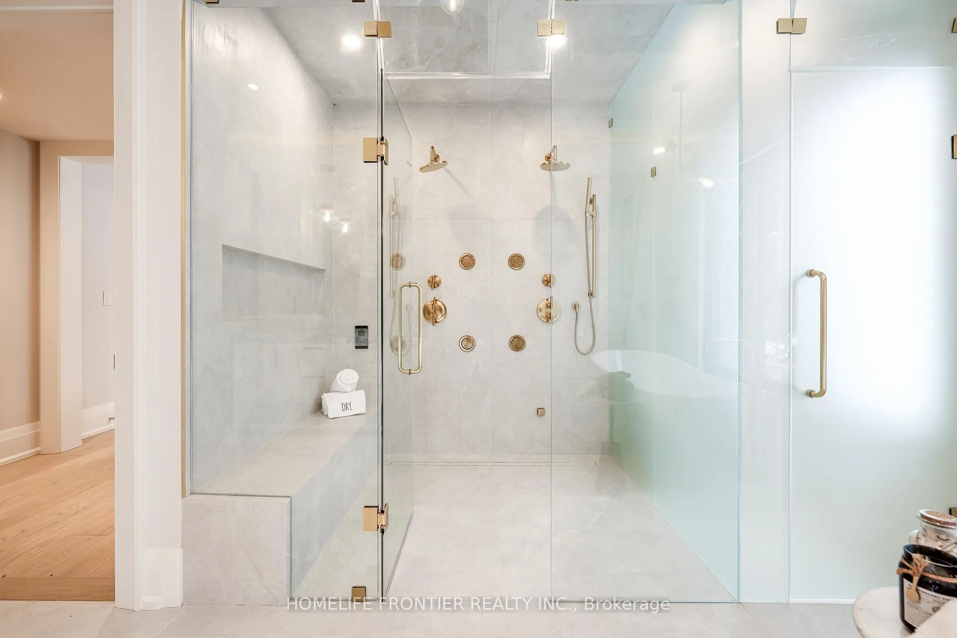 Photo 21 of 44 Alexandra Boulevard, Toronto, Lawrence Park South — HOMEH