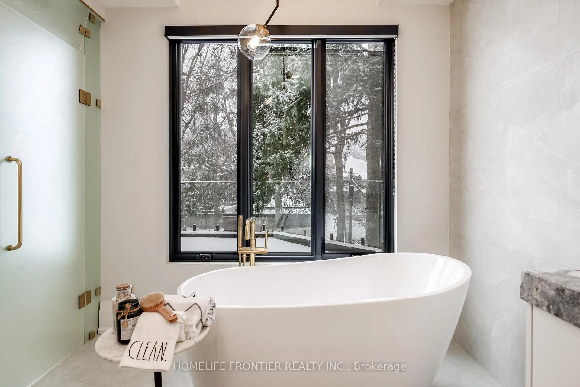 Photo 22 of 44 Alexandra Boulevard, Toronto, Lawrence Park South — HOMEH