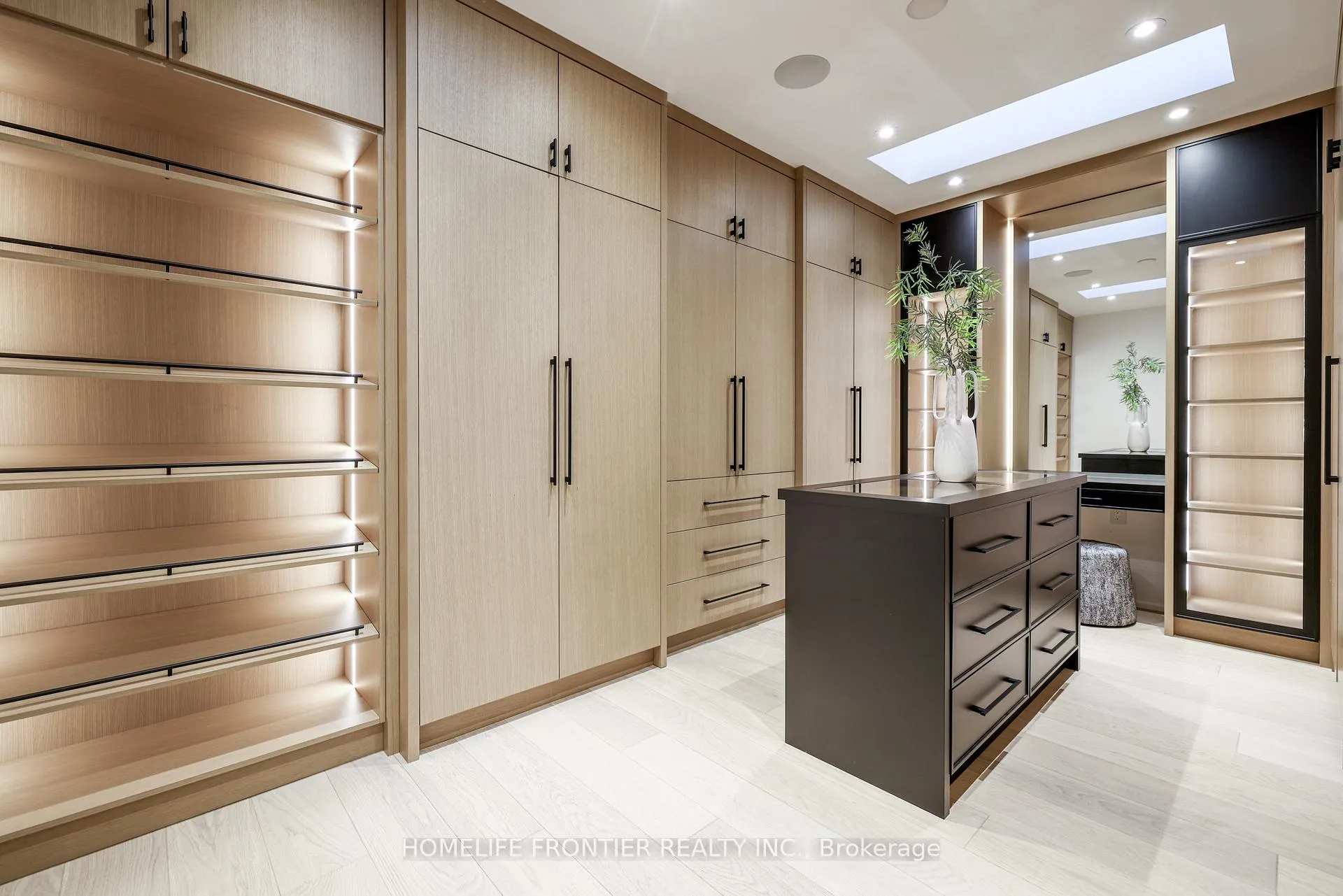 Photo 23 of 44 Alexandra Boulevard, Toronto, Lawrence Park South — HOMEH