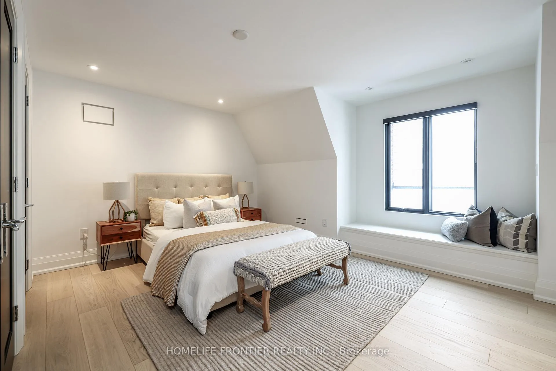 Photo 32 of 44 Alexandra Boulevard, Toronto, Lawrence Park South — HOMEH