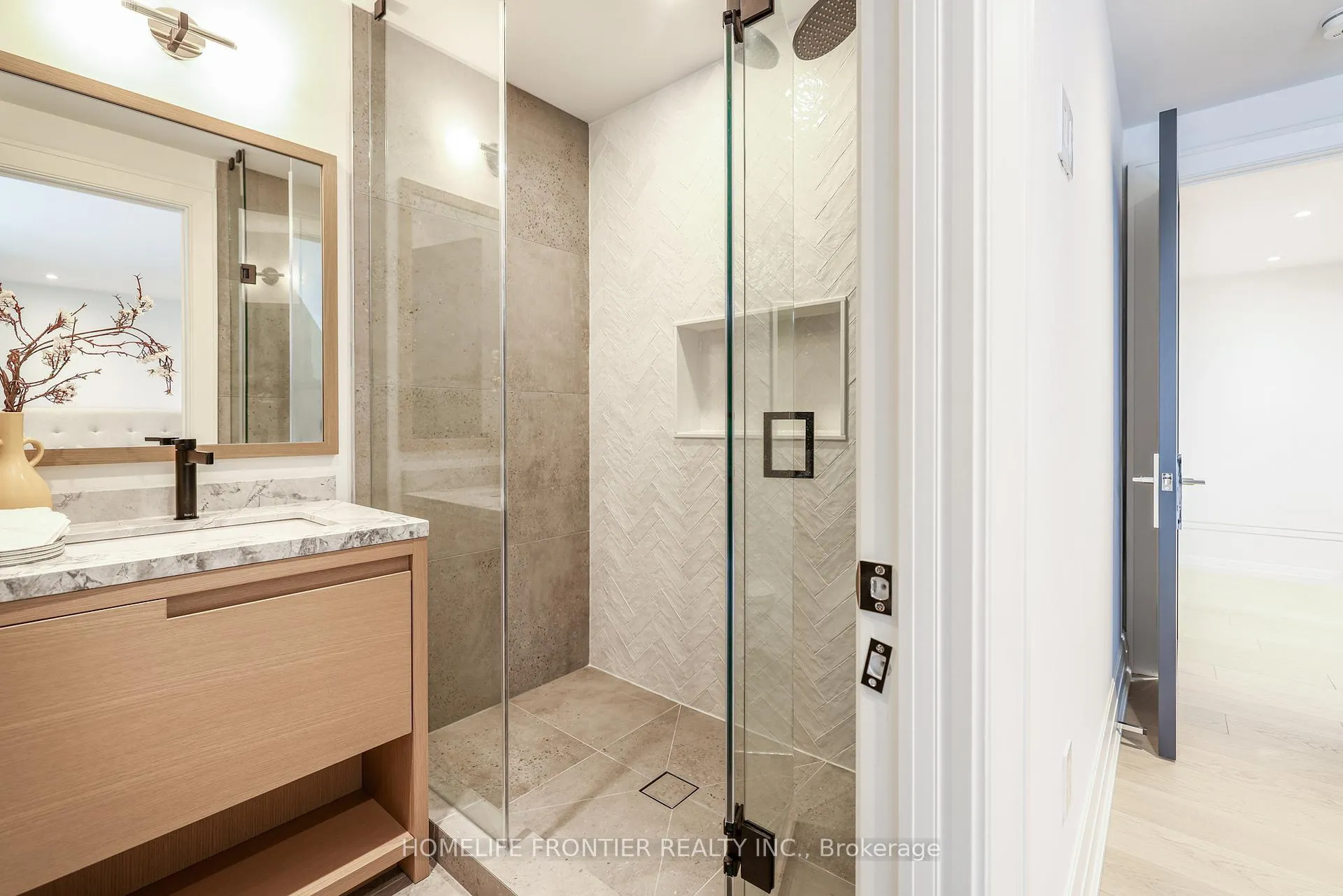 Photo 33 of 44 Alexandra Boulevard, Toronto, Lawrence Park South — HOMEH