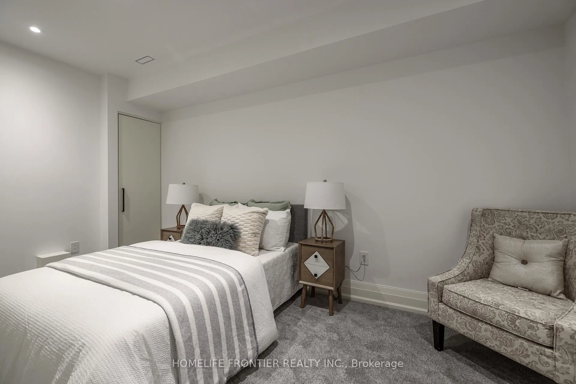 Photo 37 of 44 Alexandra Boulevard, Toronto, Lawrence Park South — HOMEH