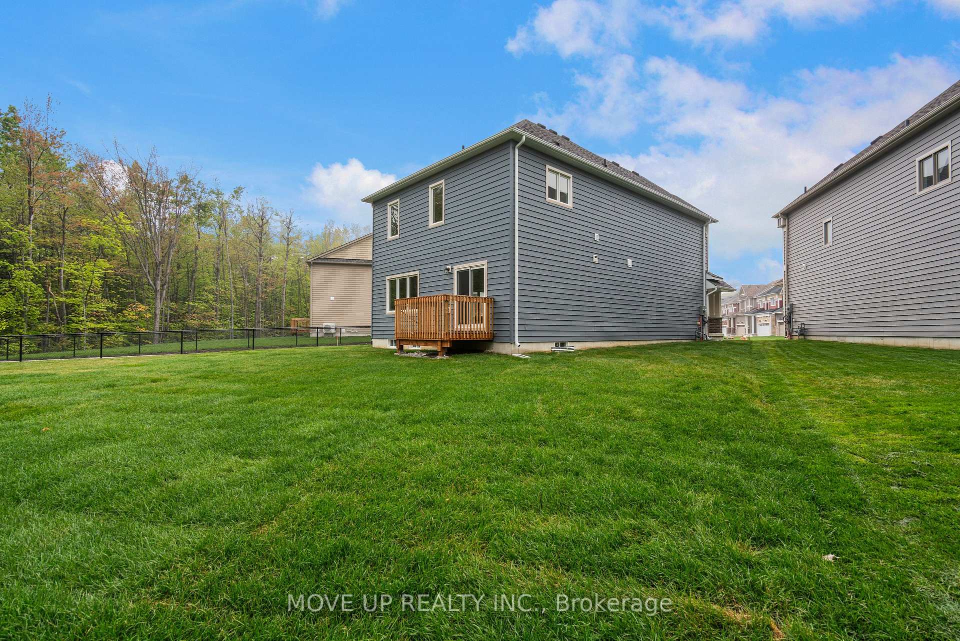 Photo 32 of 335 Beechwood Forest Lane, Gravenhurst, Muskoka (S) — HOMEH