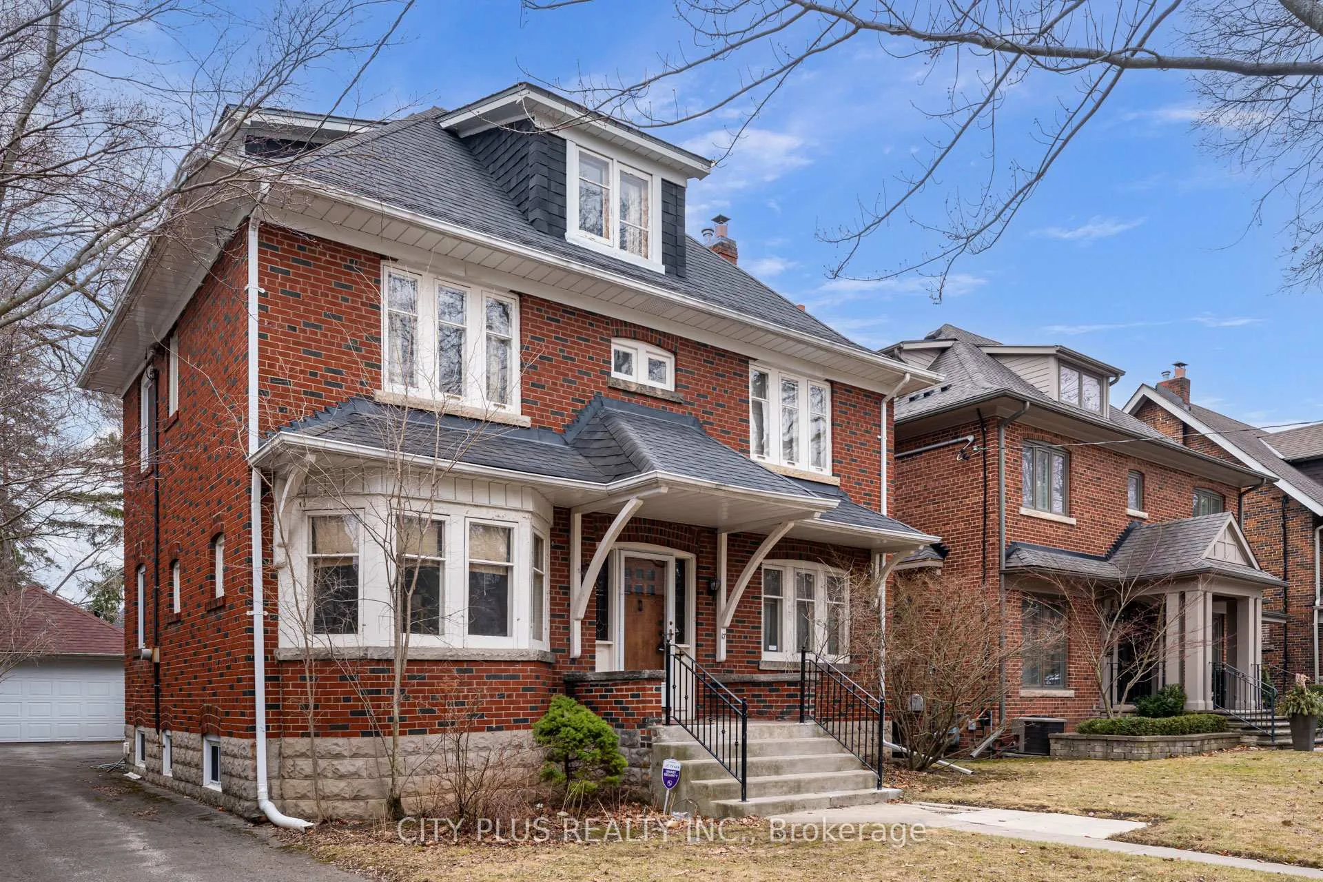 Photo 2 of 17 Strathallan Boulevard, Toronto, Lawrence Park South — HOMEH