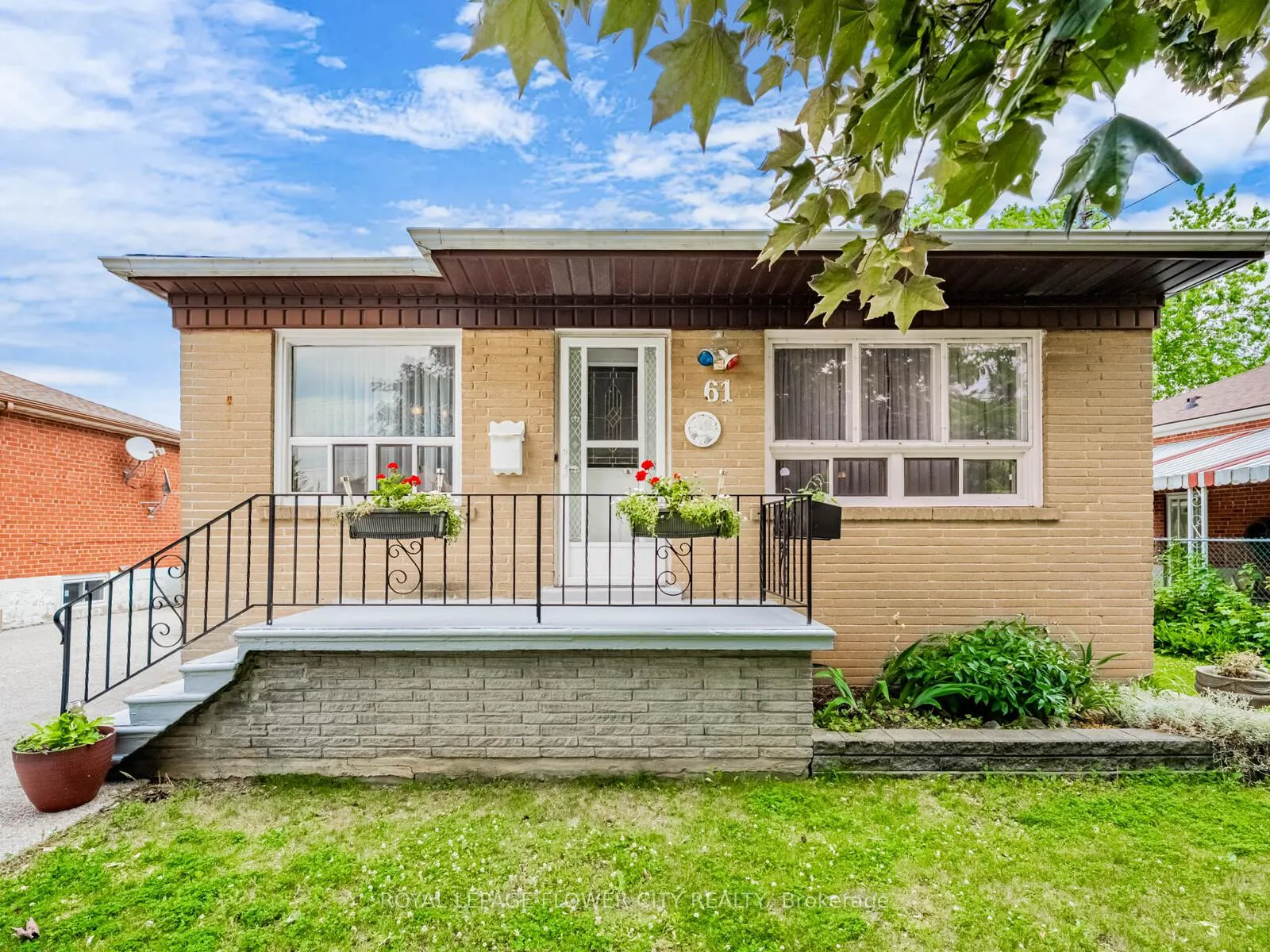 Photo 1 of 61 Wise Crescent, Hamilton, Huntington — HOMEH