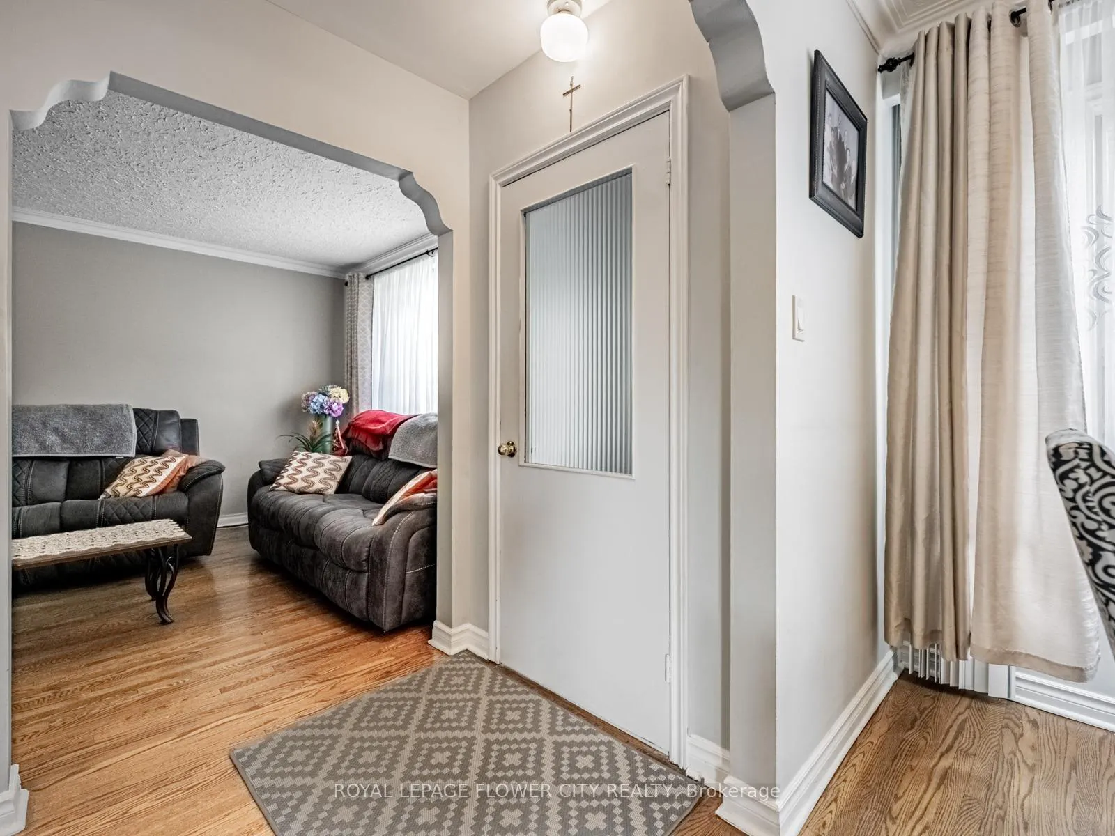 Photo 5 of 61 Wise Crescent, Hamilton, Huntington — HOMEH