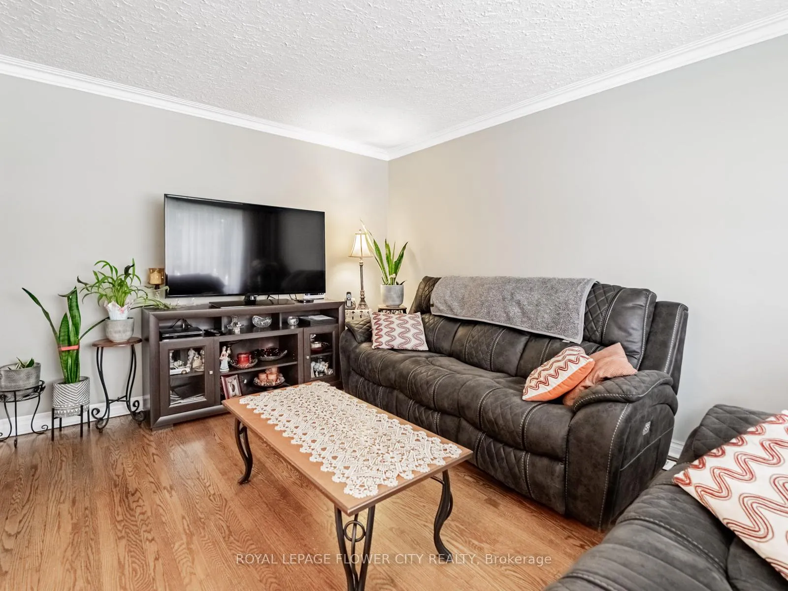Photo 7 of 61 Wise Crescent, Hamilton, Huntington — HOMEH