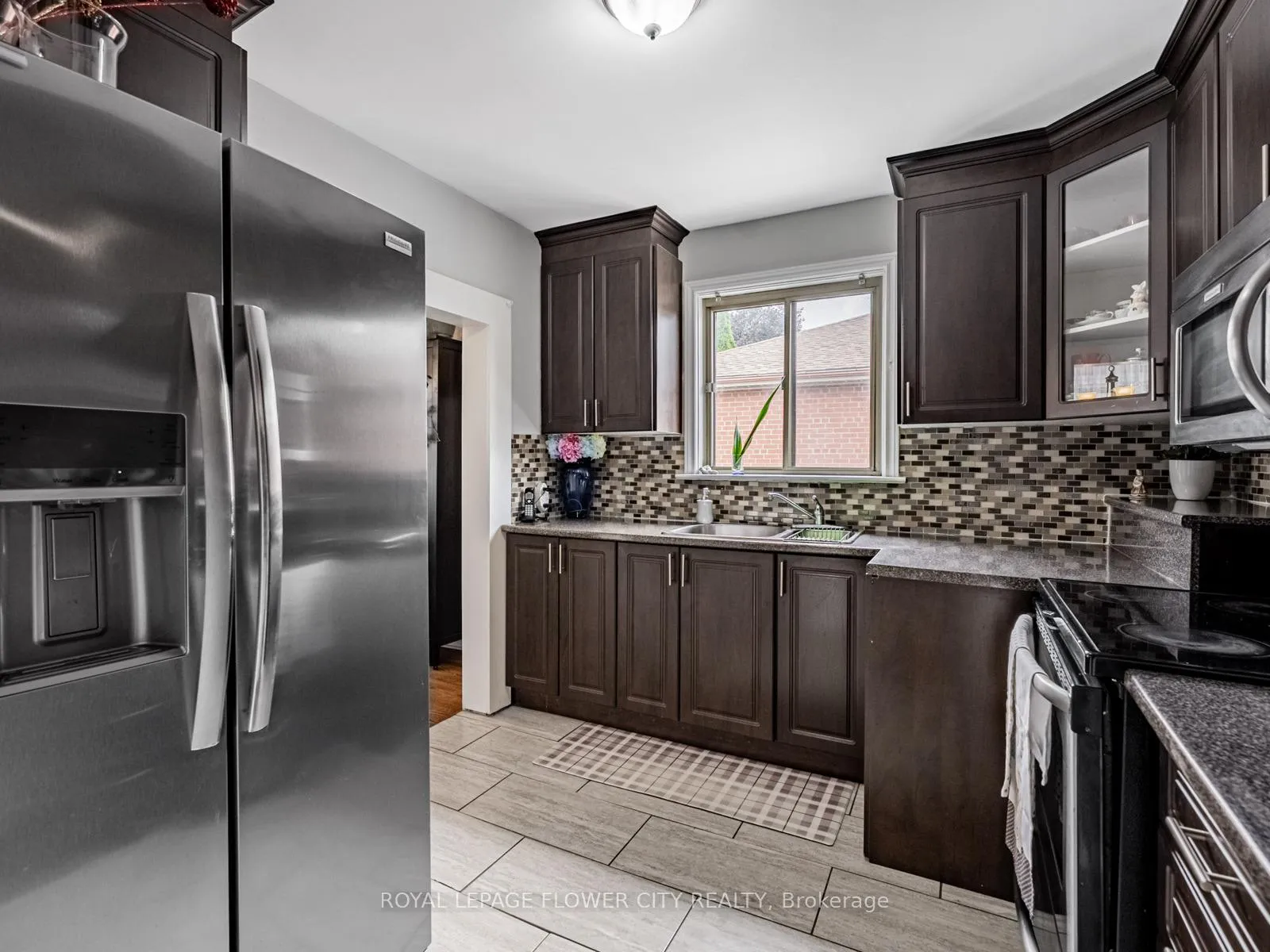 Photo 13 of 61 Wise Crescent, Hamilton, Huntington — HOMEH