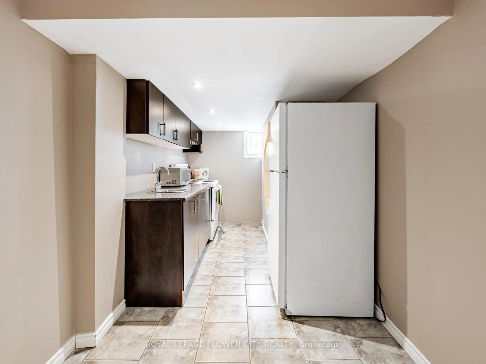 Photo 25 of 61 Wise Crescent, Hamilton, Huntington — HOMEH