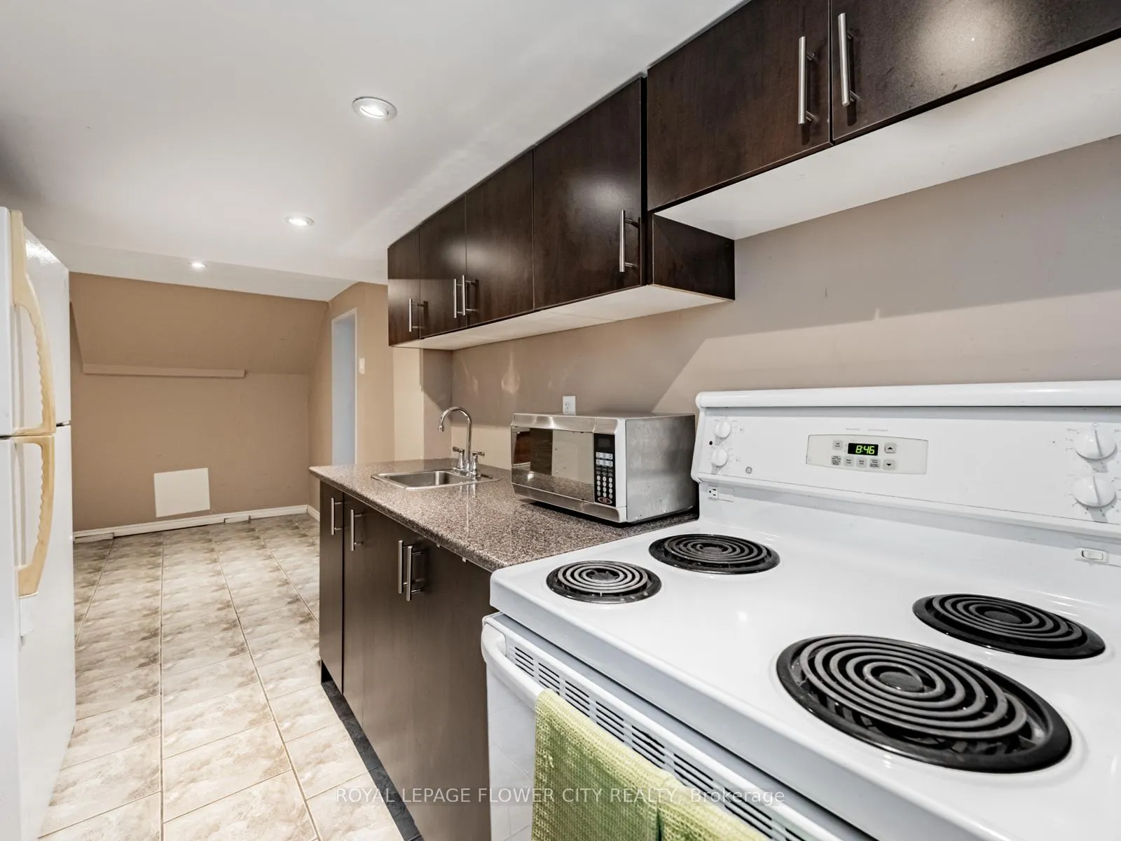 Photo 26 of 61 Wise Crescent, Hamilton, Huntington — HOMEH