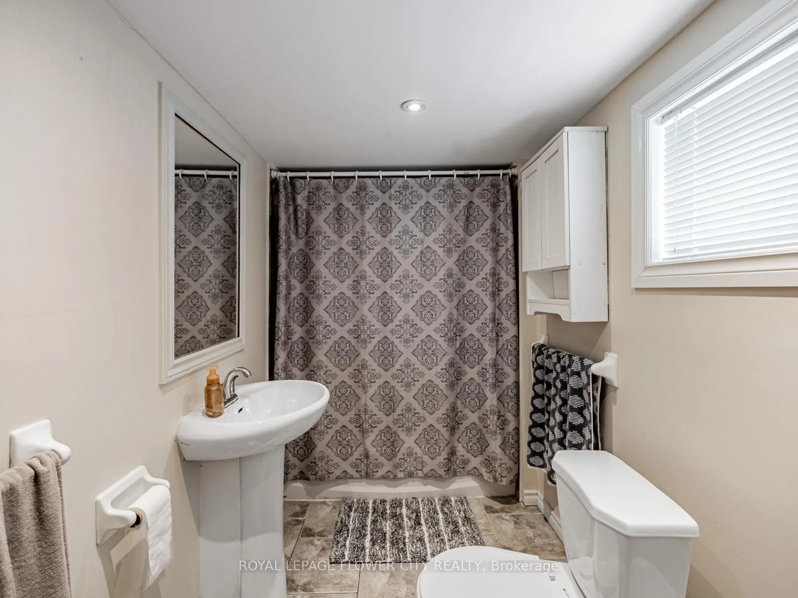 Photo 30 of 61 Wise Crescent, Hamilton, Huntington — HOMEH