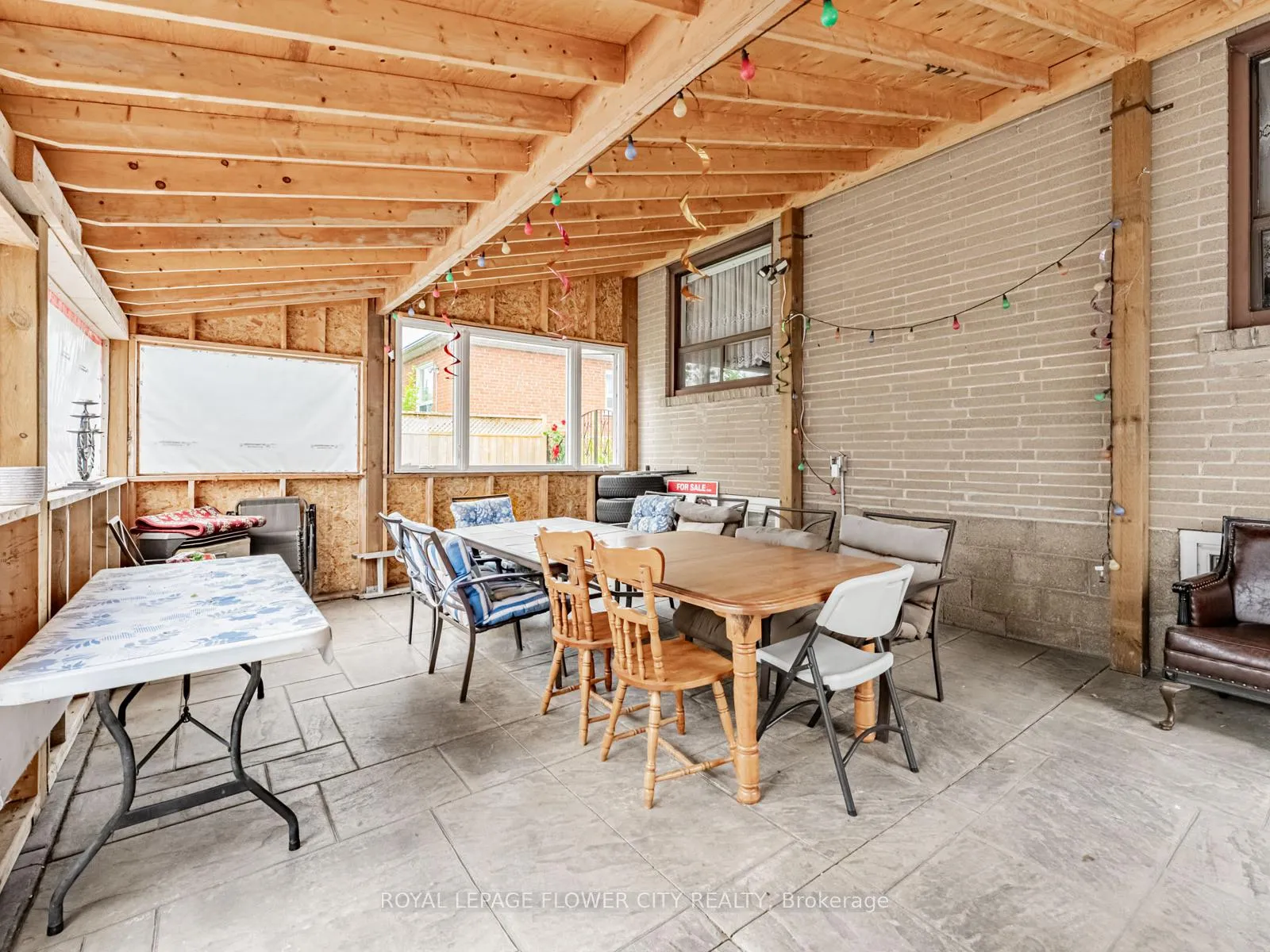 Photo 34 of 61 Wise Crescent, Hamilton, Huntington — HOMEH