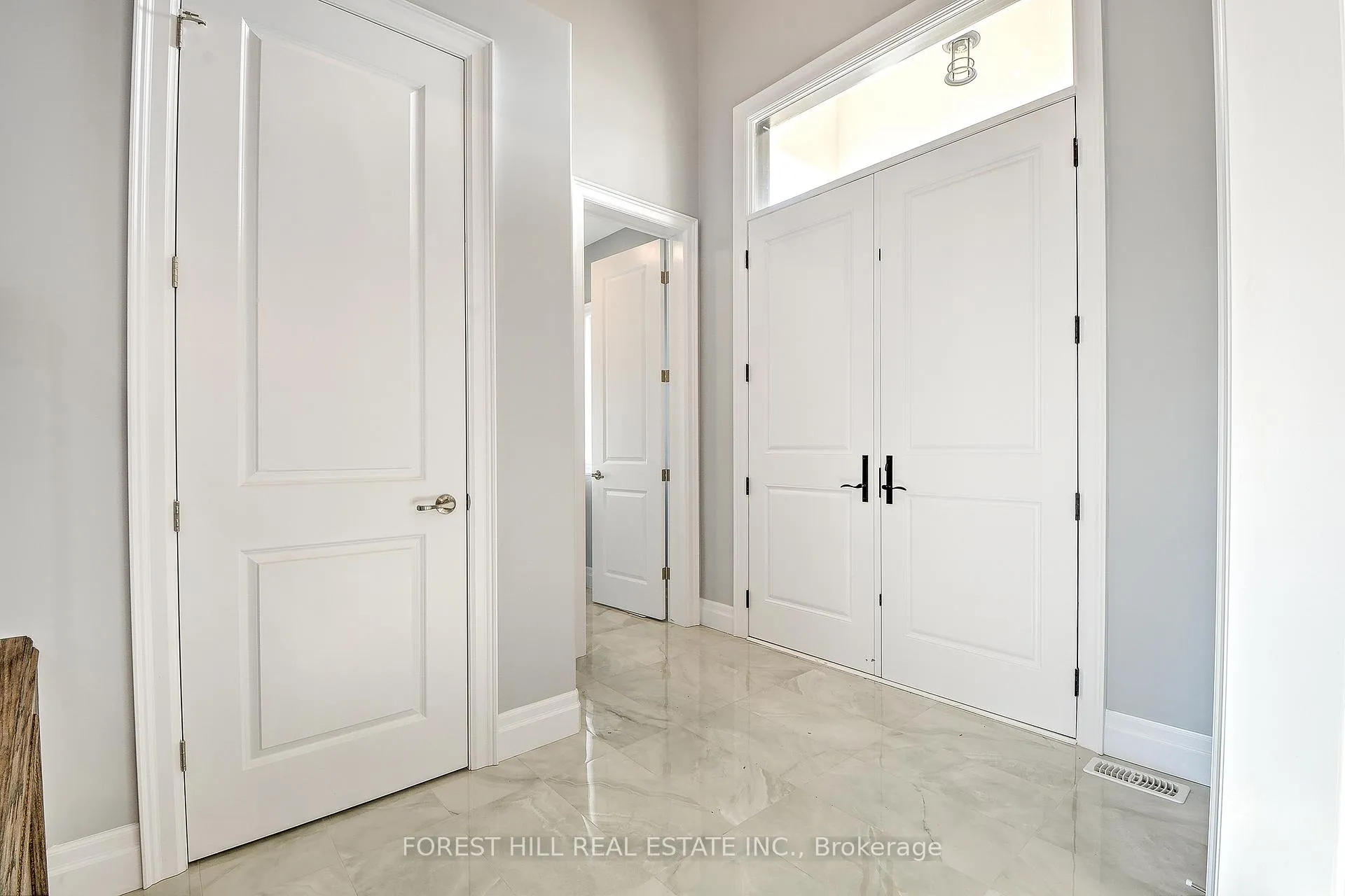 Photo 4 of 586 Orchards Crescent, Windsor — HOMEH