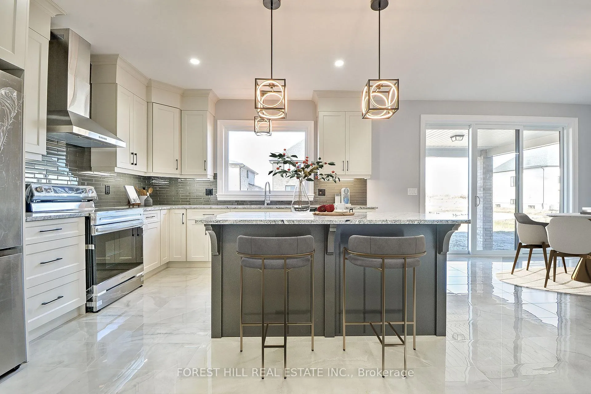 Photo 14 of 586 Orchards Crescent, Windsor — HOMEH
