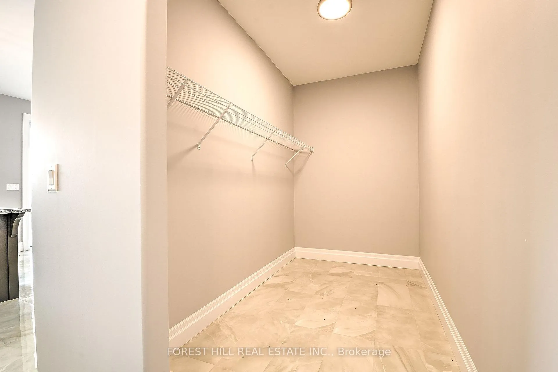 Photo 15 of 586 Orchards Crescent, Windsor — HOMEH