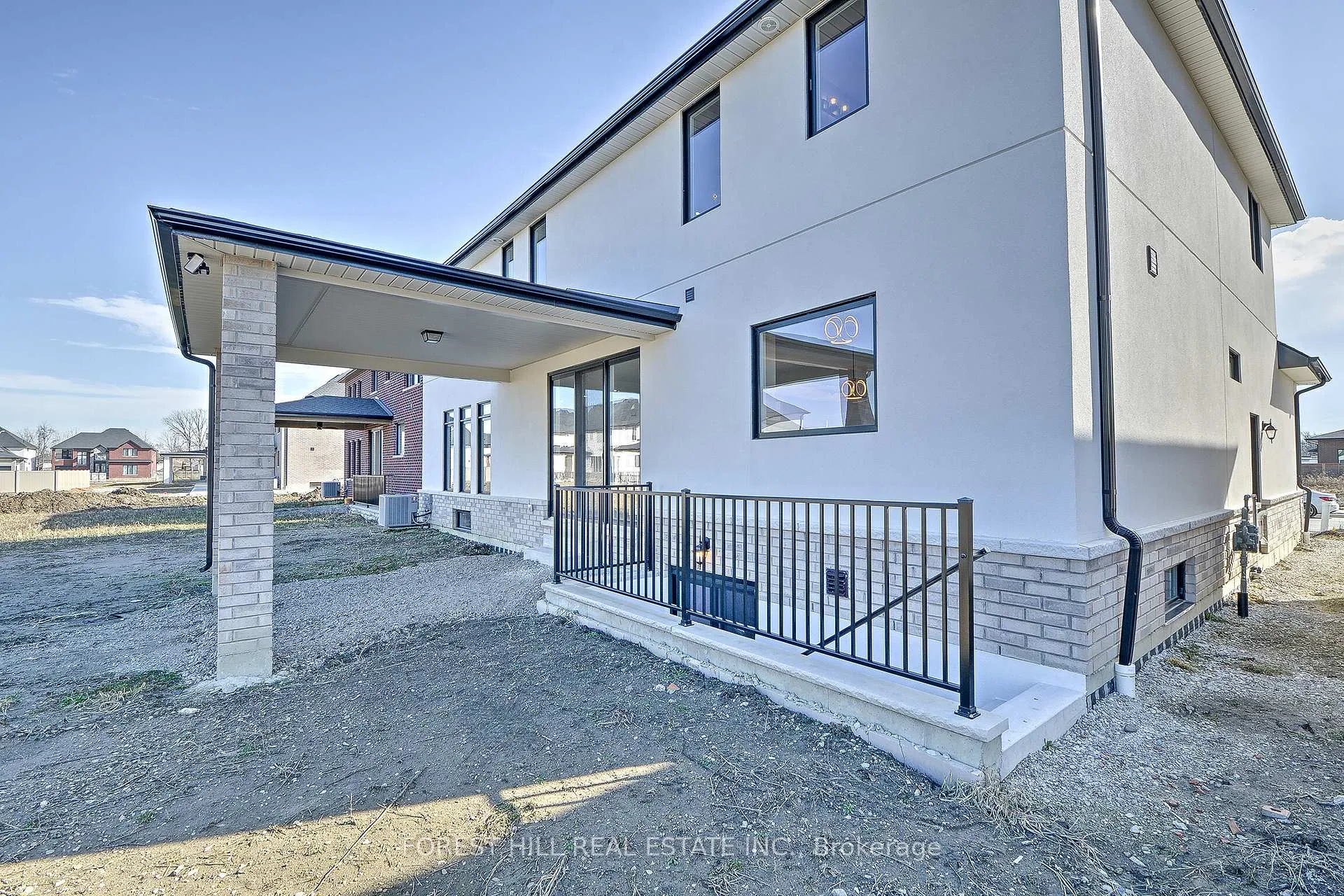 Photo 32 of 586 Orchards Crescent, Windsor — HOMEH