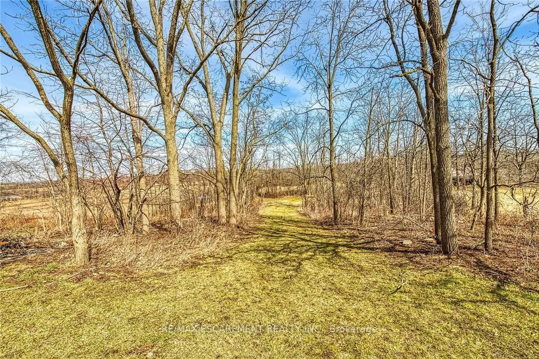 Photo 8 of 492 Second Road E, Hamilton, Rural Stoney Creek — HOMEH