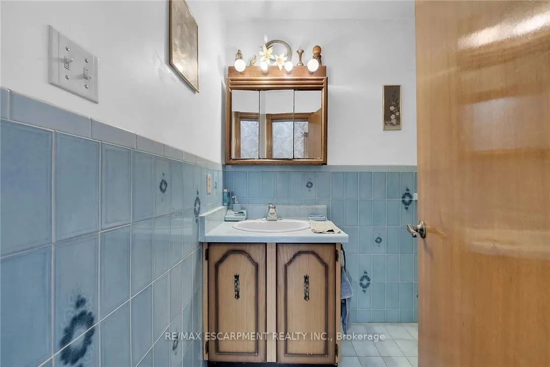 Photo 14 of 492 Second Road E, Hamilton, Rural Stoney Creek — HOMEH
