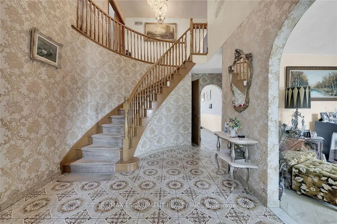 Photo 17 of 492 Second Road E, Hamilton, Rural Stoney Creek — HOMEH
