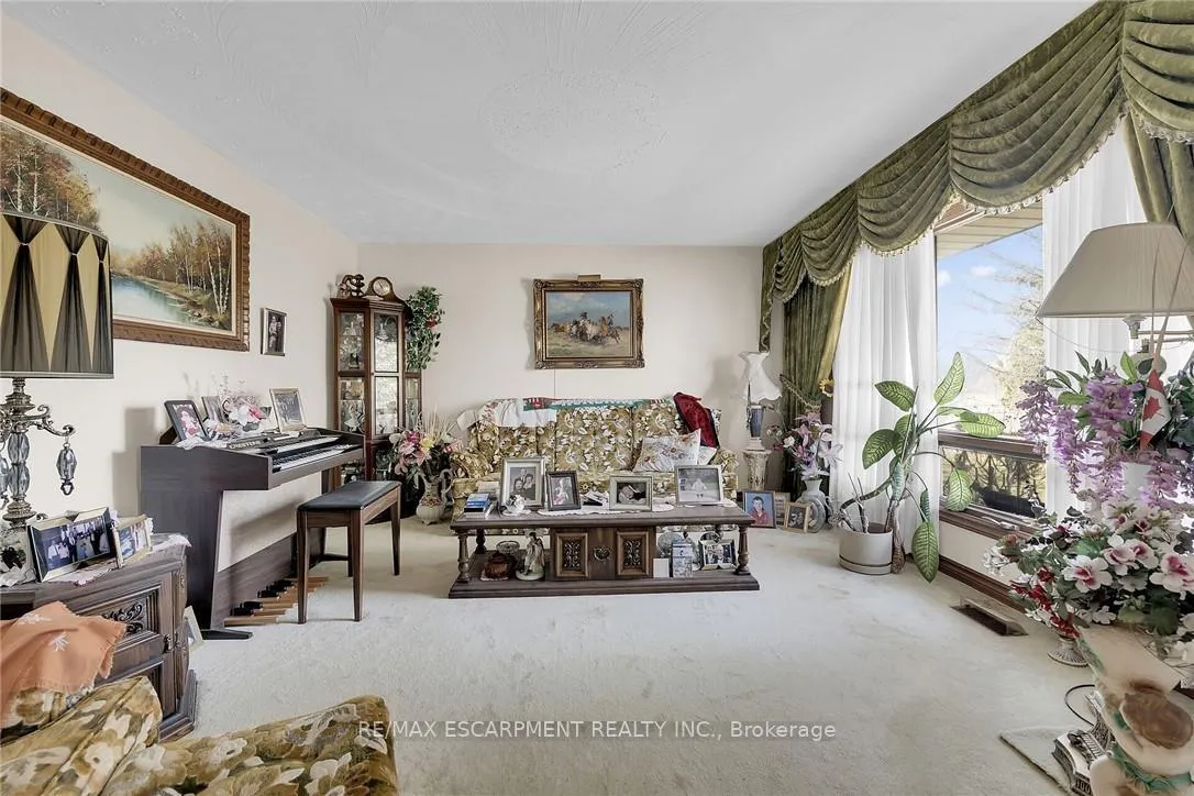 Photo 18 of 492 Second Road E, Hamilton, Rural Stoney Creek — HOMEH