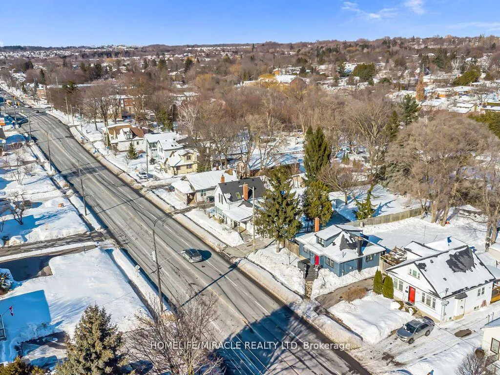 Photo 3 of 87 harmony Road S, Oshawa, Donevan — HOMEH