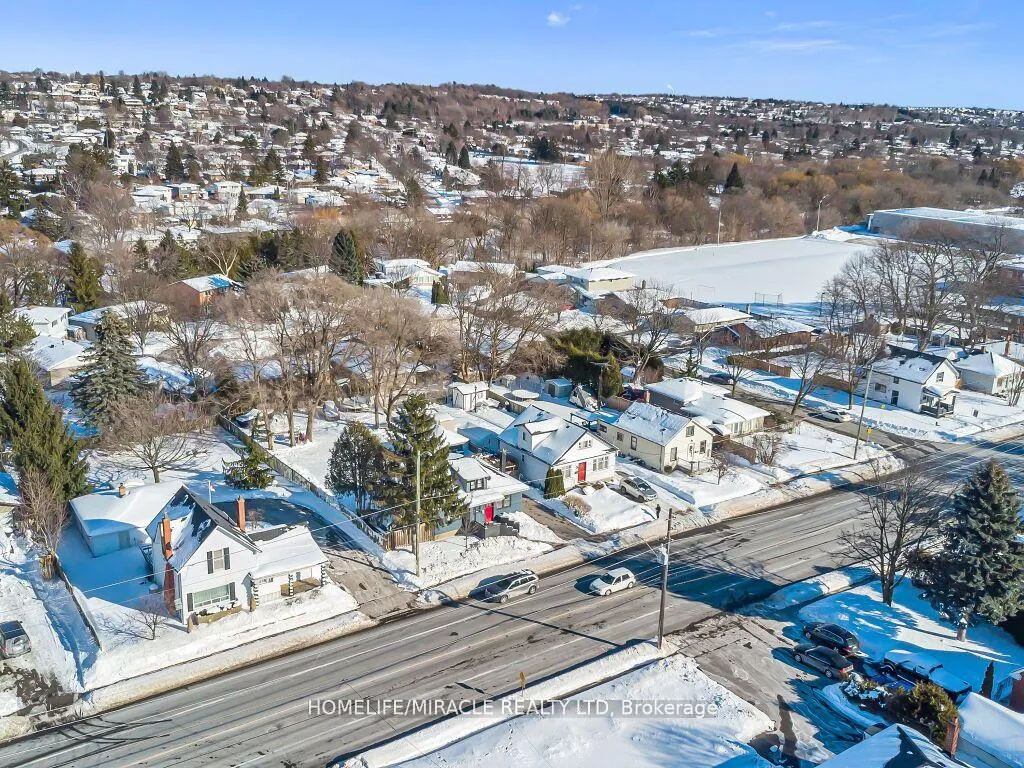 Photo 4 of 87 harmony Road S, Oshawa, Donevan — HOMEH