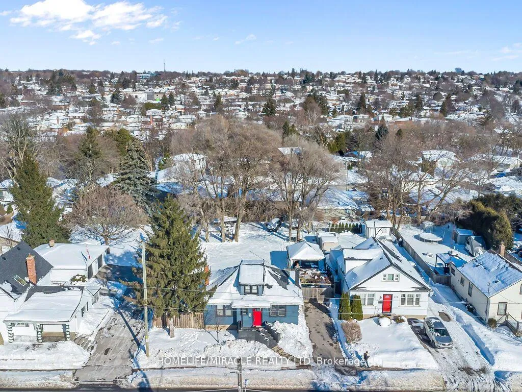 Photo 5 of 87 harmony Road S, Oshawa, Donevan — HOMEH