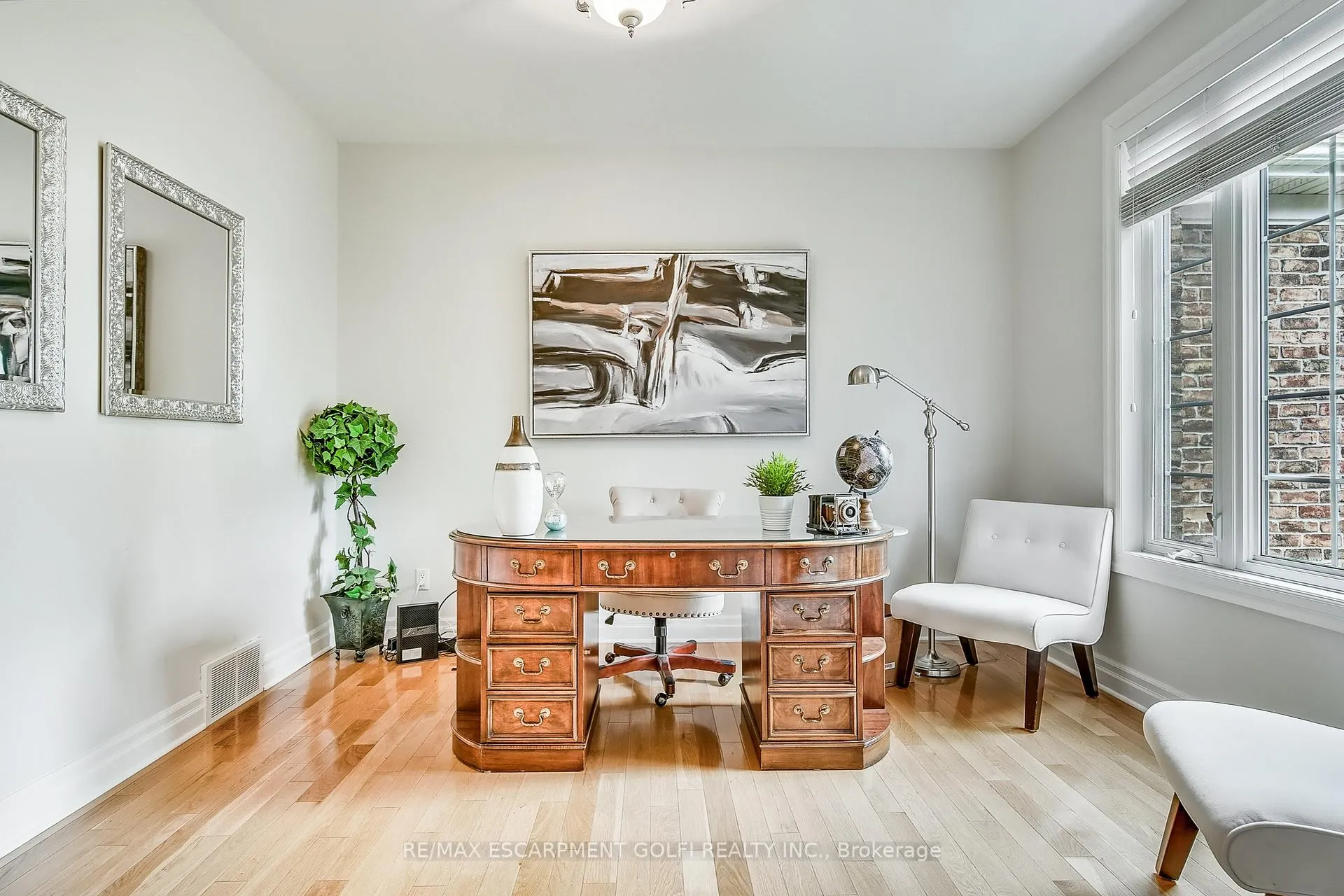 Photo 8 of 6431 Rockcliffe Estates, Niagara Falls, Stamford — HOMEH
