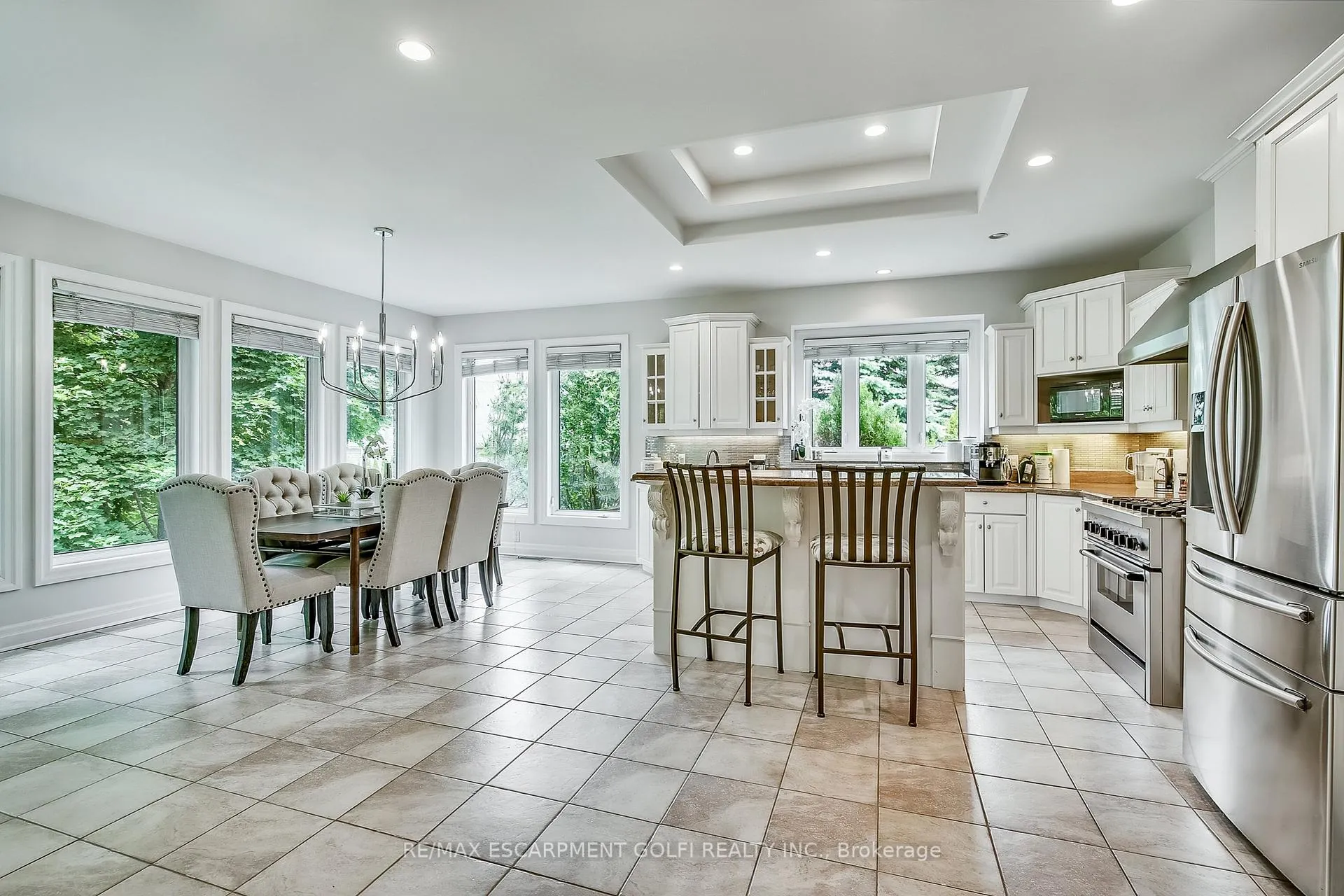 Photo 15 of 6431 Rockcliffe Estates, Niagara Falls, Stamford — HOMEH