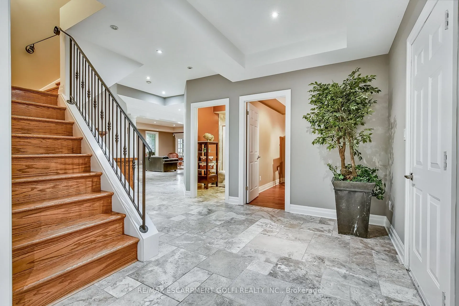 Photo 26 of 6431 Rockcliffe Estates, Niagara Falls, Stamford — HOMEH