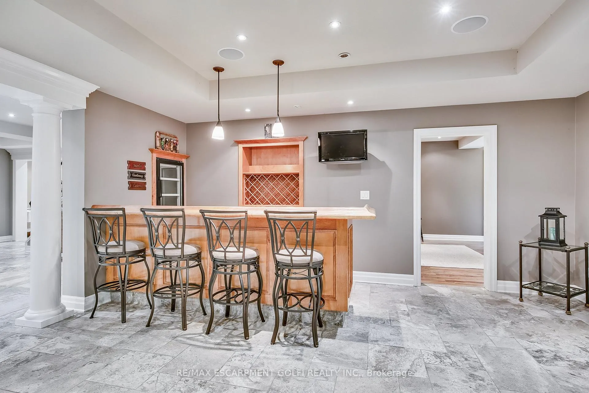 Photo 32 of 6431 Rockcliffe Estates, Niagara Falls, Stamford — HOMEH